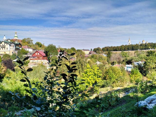 弗拉基米爾主教花園：城市綠洲。