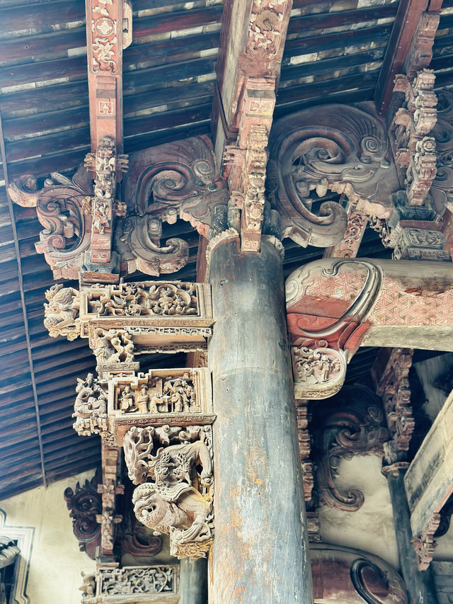 活的木雕博物館——東陽盧宅。