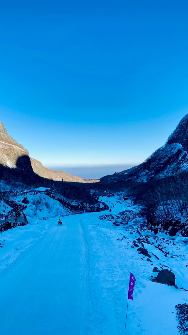 長白之約，情起山海