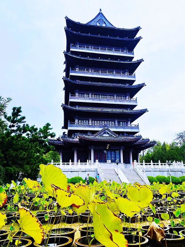 人文和風光融為一體；包公園