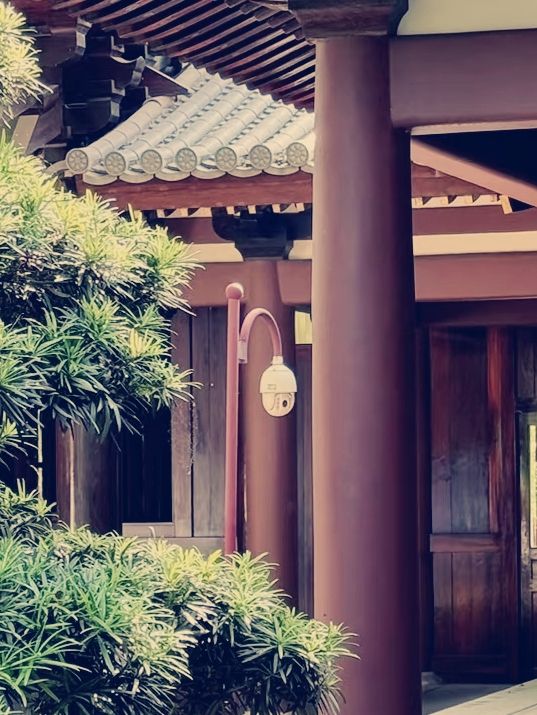 在京都嗎？不，這是寶山寺