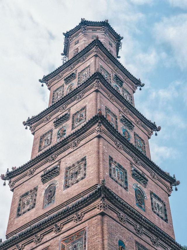 臨汾｜鐵佛寺除了巨型佛頭這座寶塔也是絕美