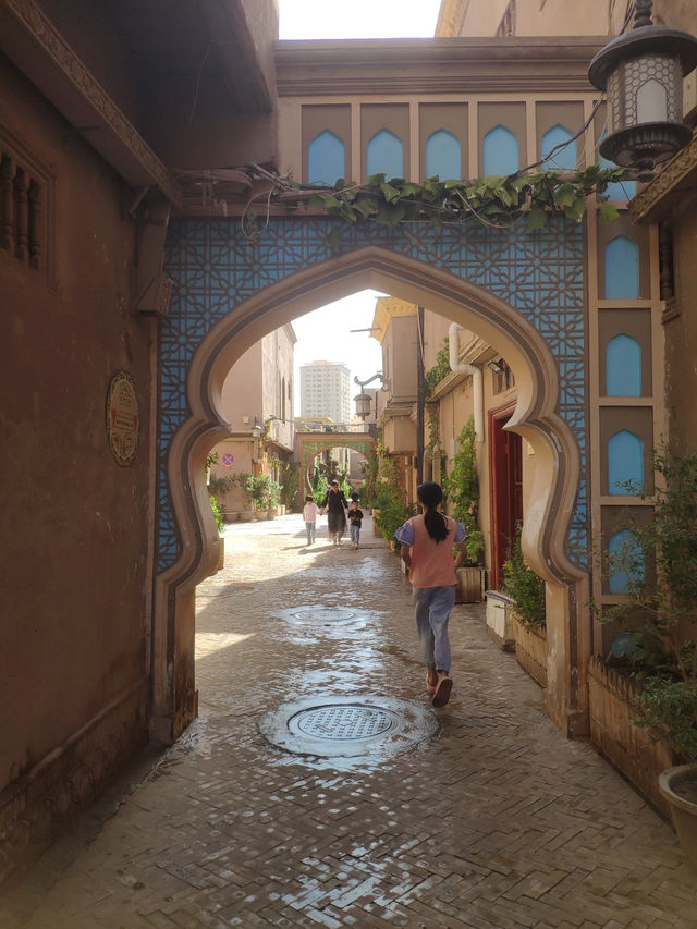 Kashgar – A Timeless Gateway to Silk Road History! 🕌🐪    