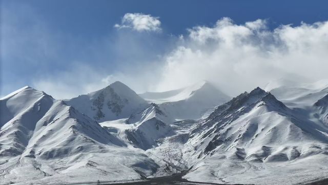 雪域高原可可西里。