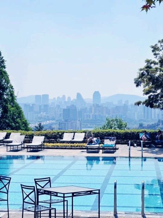 首爾君悅酒店：無邊泳池的奇幻之旅