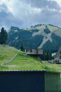 新疆秘境探險！騎進雪山下的21公里野奢之旅