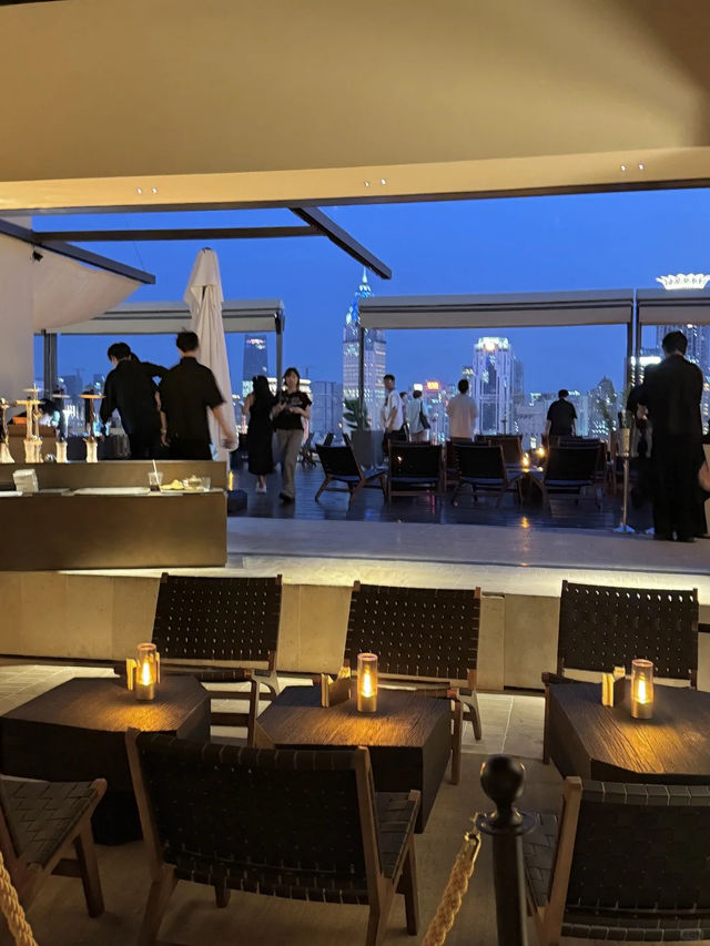 上海外滩隱藏chill地！日落藍調時刻美到失语，plmm都來打卡🌇