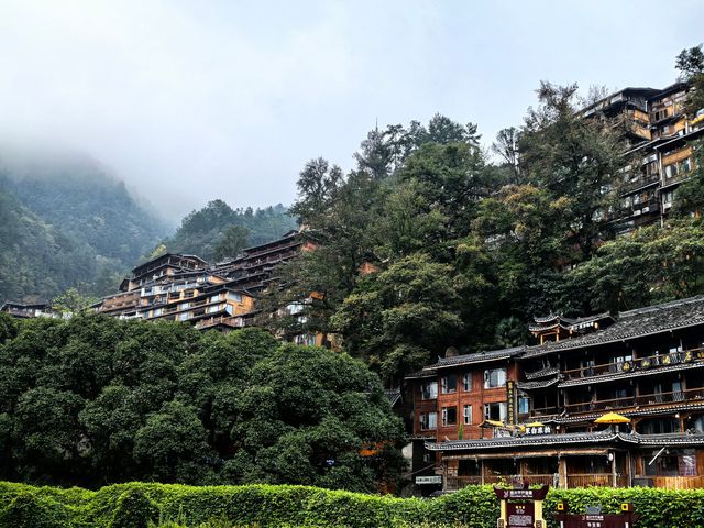 西江千戶苗寨全時段絕美攻略白天夜晚都是頂配美景！
