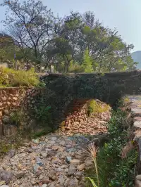 看見一片湖，誤闖入人間仙境！