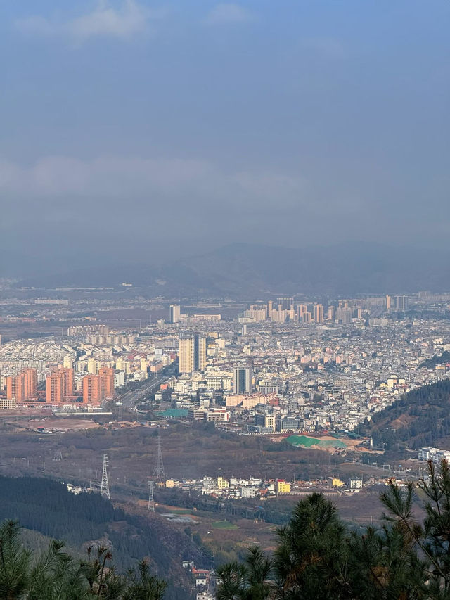 在雲與城的褶皺裡,撞見十萬人間煙火 在雲與城的褶皺裡,撞見十萬人間煙火