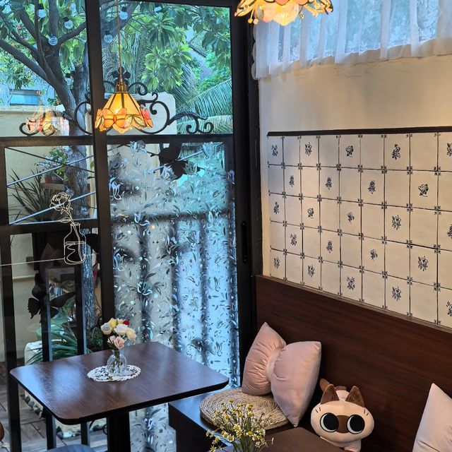 藏在城市裡的治癒咖啡館,待一下午都不想走 藏在城市裡的治癒咖啡館,待一下午都不想走