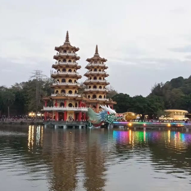 龍虎塔