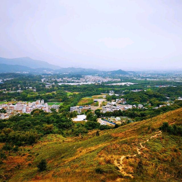 沿著邊境線行山