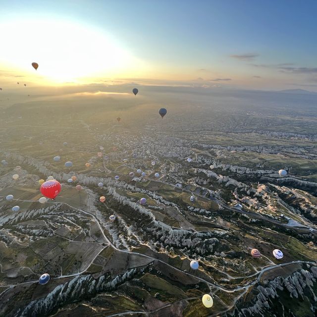 Ate they even real? Hot air balloon 🎈 