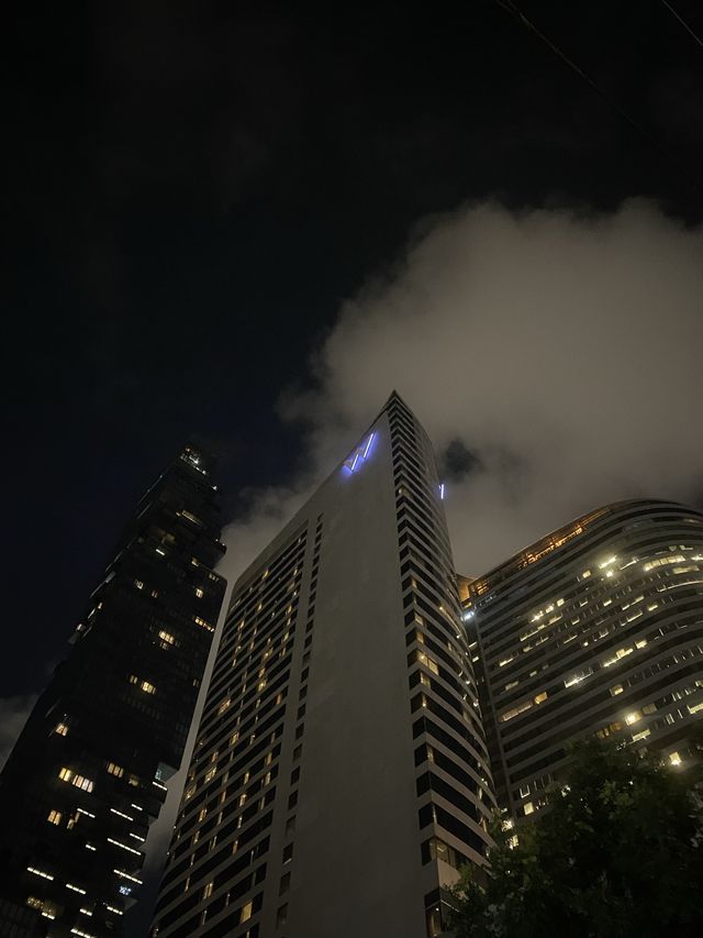 ลองเปลี่ยนวันหยุดที่น่าเบื่อมานอนที่ W Bangkok