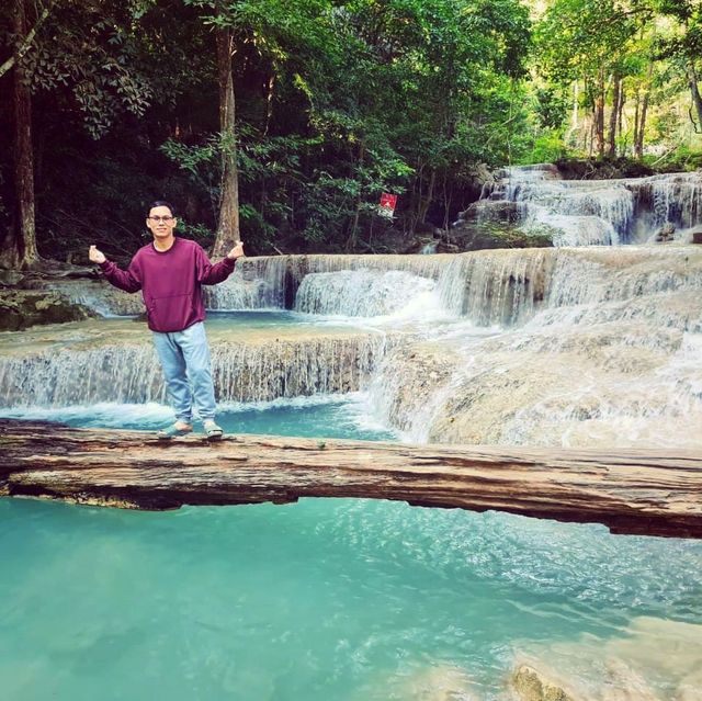 น้ำตกเอราวัณ น้ำใส สีสวย งดงาม🏞️📸