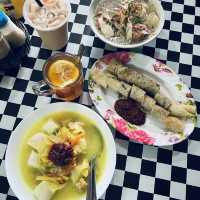 Quaint-themed cafe with good foods