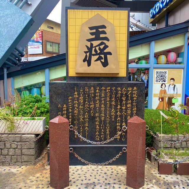 大阪観光スポット！通天閣はどの角度からみても素晴らしい