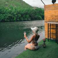 ริเวอร์แจ่มจันทร์ | นอนบ้านริมน้ำที่กาญจนบุรี