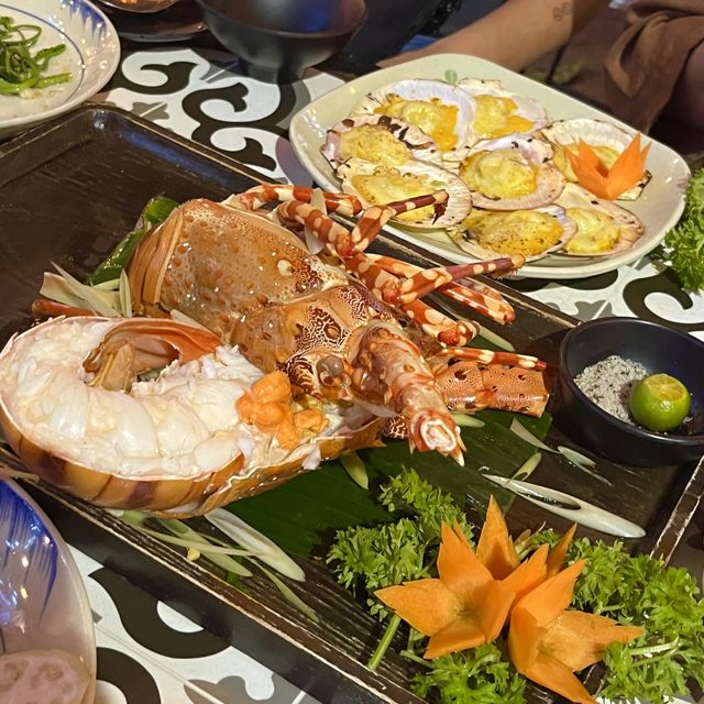 다양한 해산물을 맛볼 수 있는 다낭 미케비치 맛집