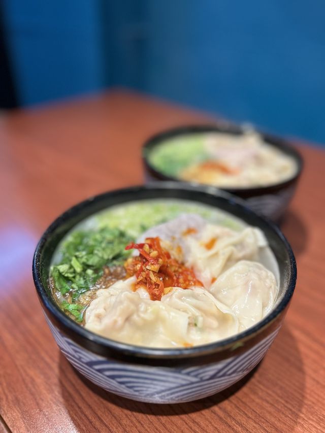 ［新竹/東區］ 新竹東門市場米粉攤｜超濃郁湯底 銅板價 排隊美食 吃過還會想吃😳 
