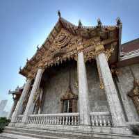 ไหวพระ ทำบุญที่วัดหัวลำโพง
