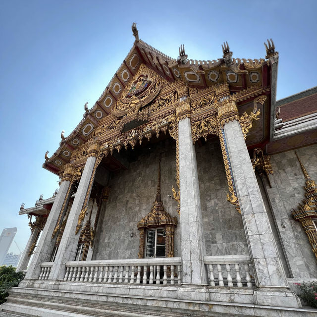 ไหวพระ ทำบุญที่วัดหัวลำโพง