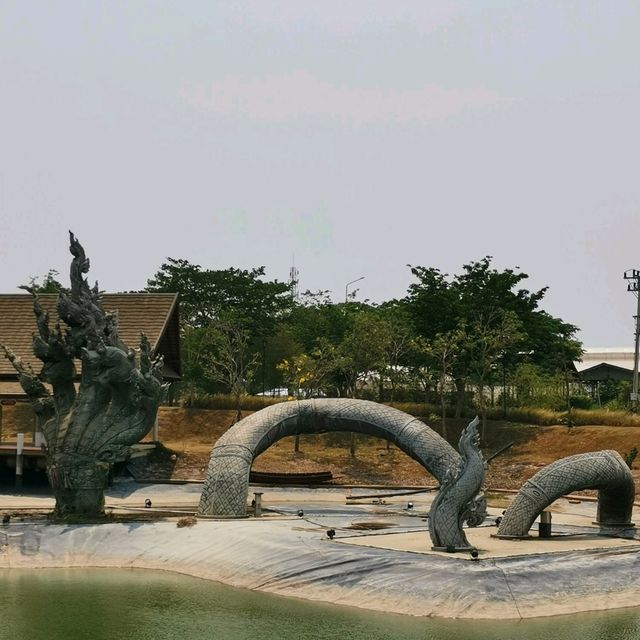A large theme park, very little visitors