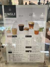 望住清邁塔佩門古城牆｜優質咖啡店🤍