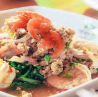 กลางดง Cafe & Restaurant