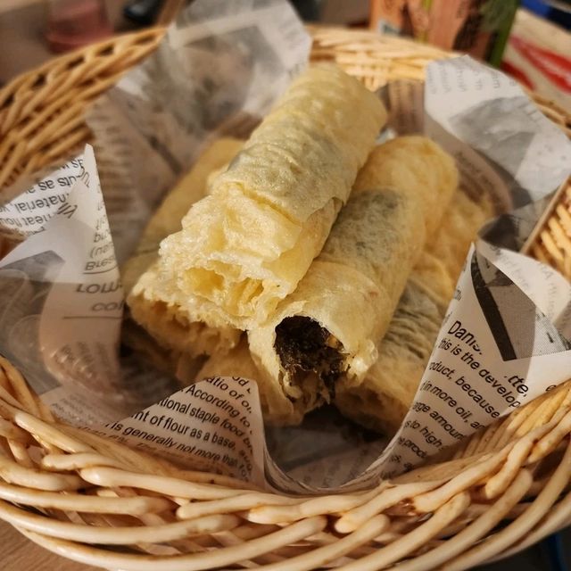 必食油麻地滾爺椰子雞煲