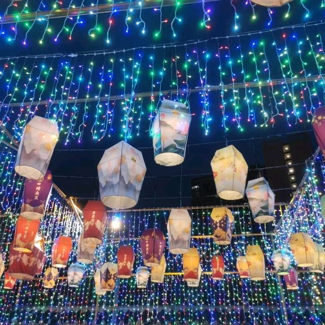 黃大仙廟:中秋節燈飾