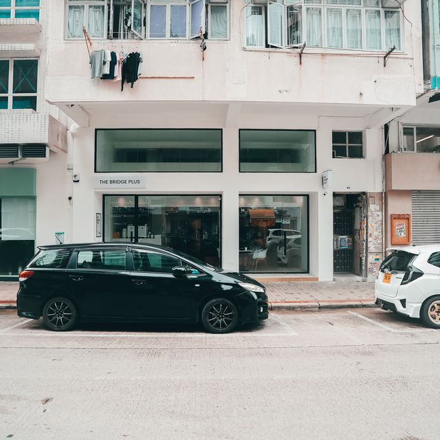 深水埗兩層高純白cafe