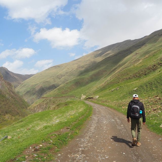 Hike to Truso Valley