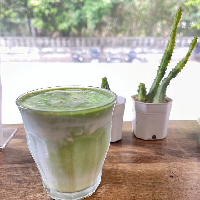 กาแฟดี ร้องขอชีวิต!! ติดริมทางวัดพระธาตุดอยสะเก็ด