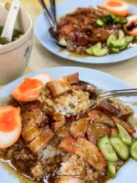 สีมรกต ข้าวหมูแดงเจ้าเก่าเจ้าดัง