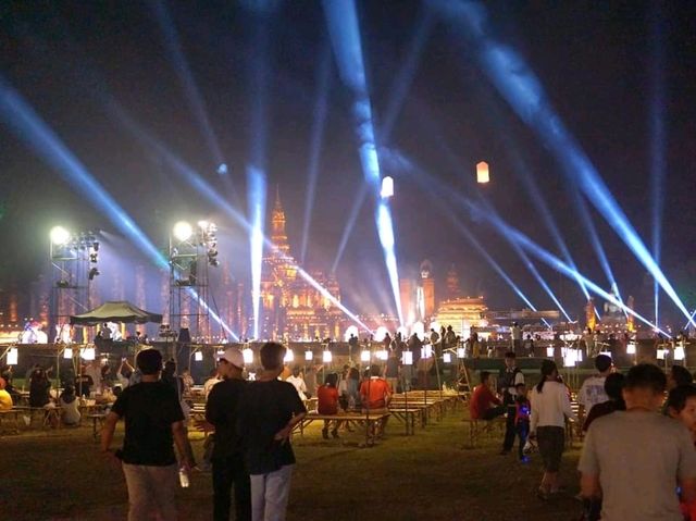 泰國素可泰水燈節 - 激光中的世界遺跡，浪漫祈福行