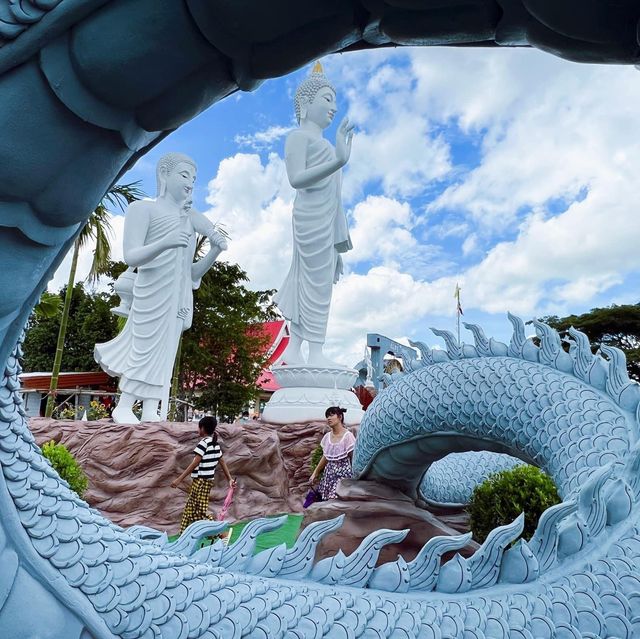 วัดไตรสามัคคี (เกาะนาคเมืองบาดาล)