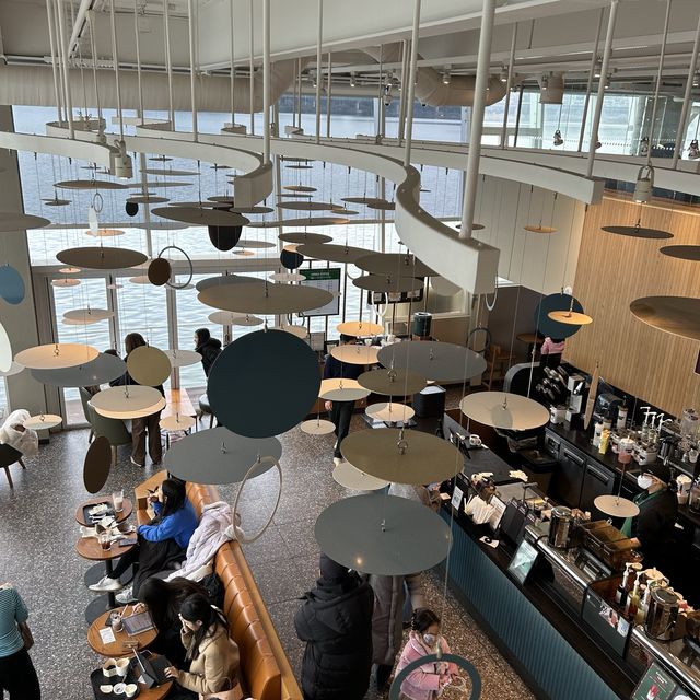 한강과 동화되는 곳, 스타벅스 서울웨이브점☕️