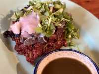 “ร้านลาบลุงรบ” ร้านอร่อยใกล้วัดพระนั่งดิน
