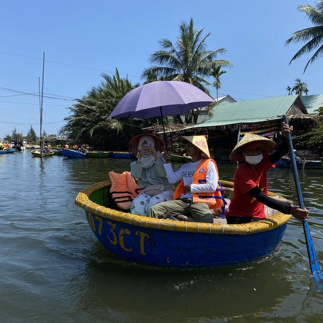 Hoi An ล่องเรือกระด้ง