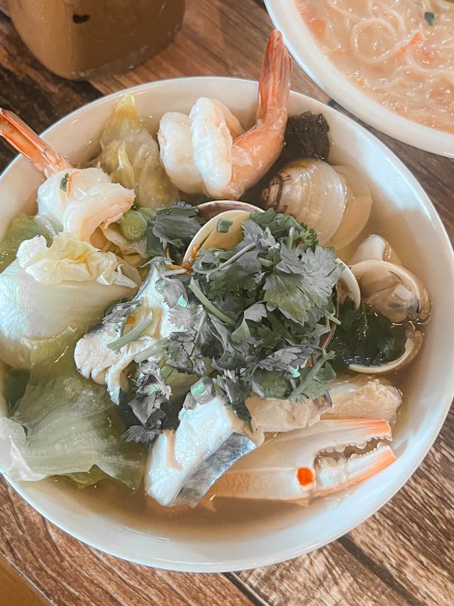 吉隆坡旅遊｜必食米芝蓮餐廳｜海鮮愛好者必讀攻略！品味新鮮美味的海腳人海鮮餐廳✨