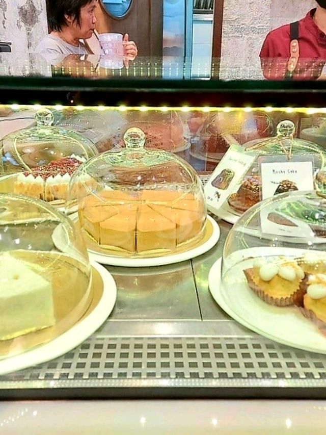 คาเฟ่ในบ้านร่มรื่นย่านนางเลิ้ง