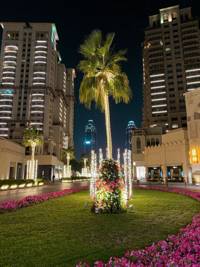 Luxurious Pearl Island in Doha at night 