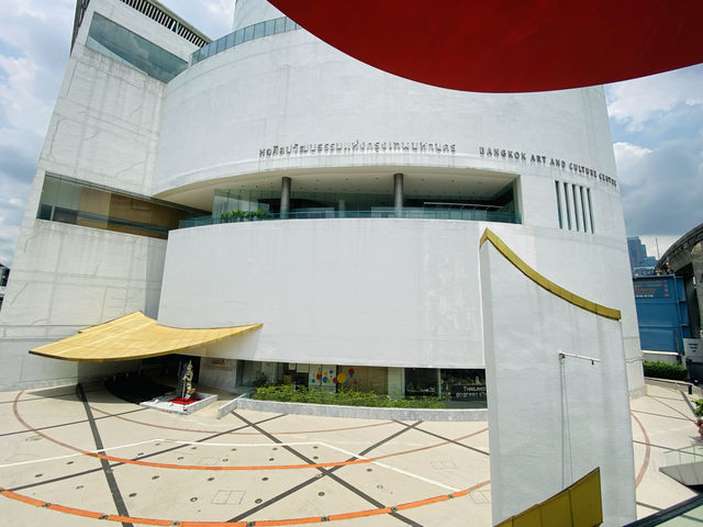 Immerse in art 🖼️ in the heart of Bangkok