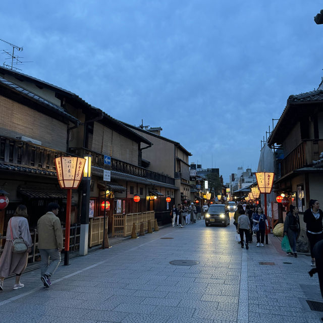 Chasing final Sakura at Osaka and Kyoto - Mid April 