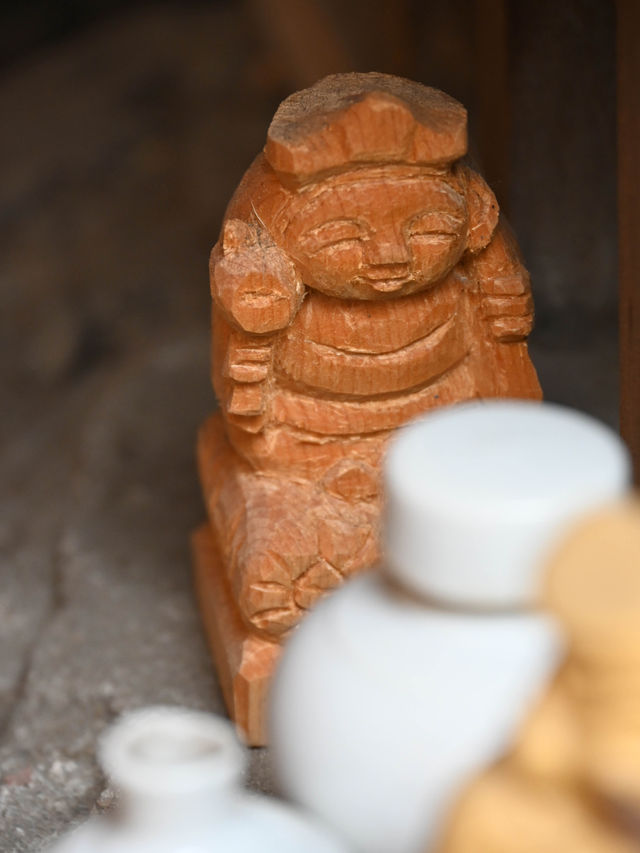 【亀嶋神社/東京都】ご利益ありそうなものに囲まれる