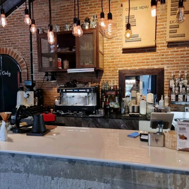 จิบกาแฟ @ RowHou8e Cafe 