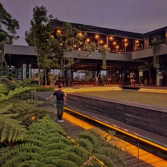 THE UPPER CLIFT | RESORT & CAFE 