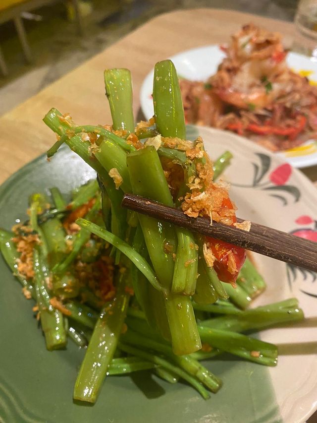 上班攰到爆💥 約舊同事食泰國菜🇹🇭 放鬆下😌